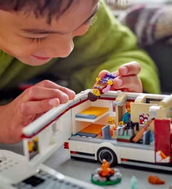 LEGO® City - Ferie-Eventyr i Autocamper 60454 - 385 Dele