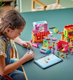 LEGO® Disney - Det Magiske Madrigal-hus 43245 - 1560 Dele