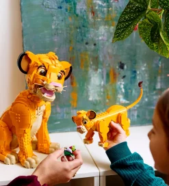 LEGO® Disney - Ung Simba - Løvernes Konge 43247 - 1445 Dele