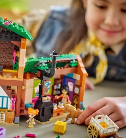 LEGO® Friends - Ponyfarm Og Stald 42654 - 727 Dele