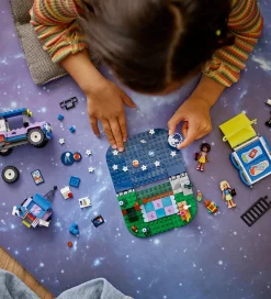 LEGO® Friends - Stjernekigger-campingvogn 42603 - 364 Dele