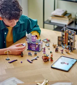 LEGO® Harry Potter - Ollivanders Og Madam Ma... 76439 - 744 Dele