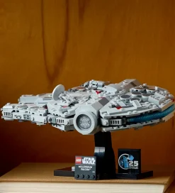 LEGO® Star Wars - Tusindårsfalken 75375 - 921 Dele