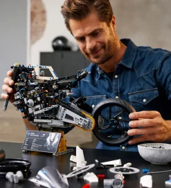 LEGO® Technic - BMW M 1000 RR 42130 - 1921 Dele