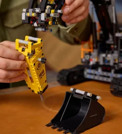 LEGO® Technic - Volvo EC500 Hybrid Gravemaskine 42215 - 2359 Del