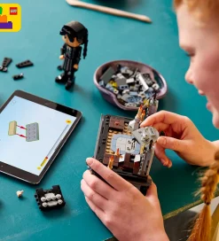 LEGO® Wednesday - Wednesday Addams-Figur - 76780 - 702 Dele