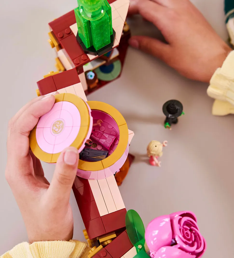 LEGO® Wicked - Glinda og Elphabas værelse 75683 - 740 Dele