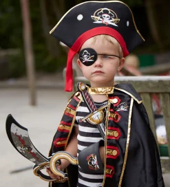 Liontouch Pirathat - Captain Cross