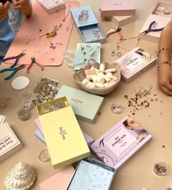 Me&My BOX Perler - 4 Stk - 3,0x1,4 cm - Happy Ladies